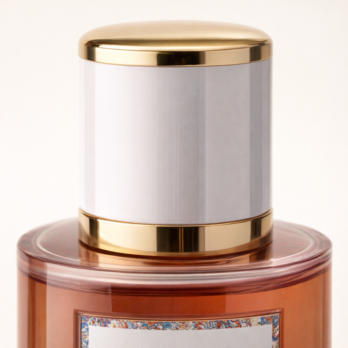 Maissa Jardin D'Ispahan Patchouli EDP cap macro detail gallery showcase
