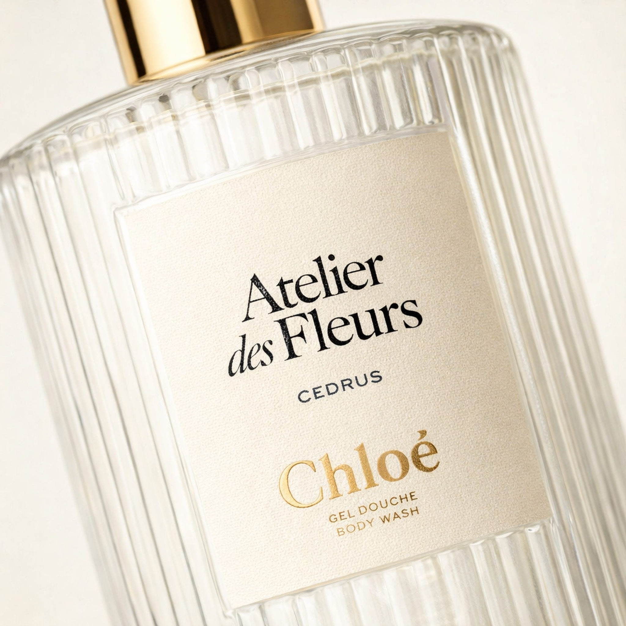 Chloe Atelier Des Fleurs Cedrus Shower Gel macro label detail gallery showcase